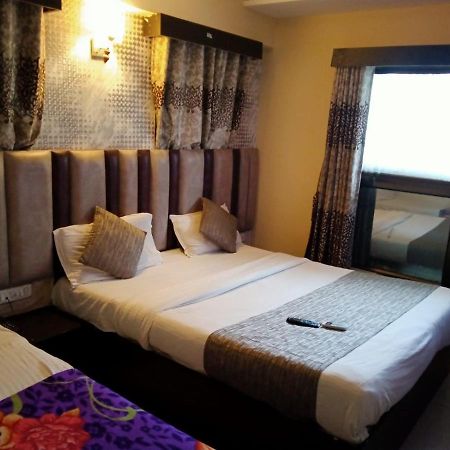 Hotel Dream Inn Ahmadabad Zewnętrze zdjęcie